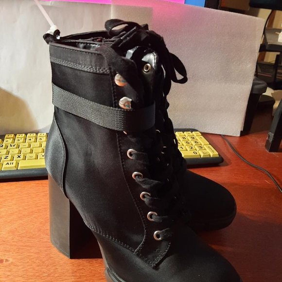 NEW ! Steve Madden Herrick Women Boots Side Zip Lace Up Black Size 8.5 - Picture 1 of 6